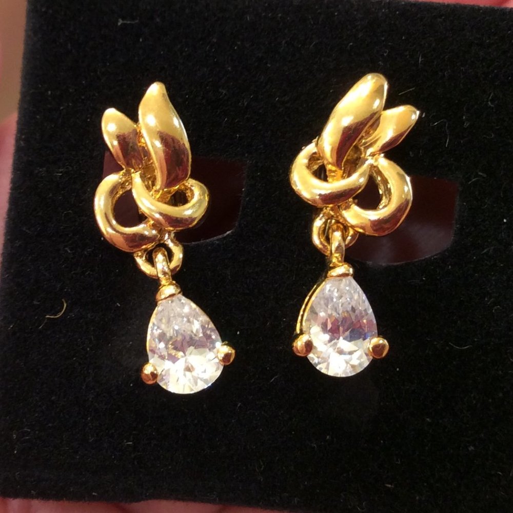 Vintage gold and pear-shaped CZ drop clip earrings